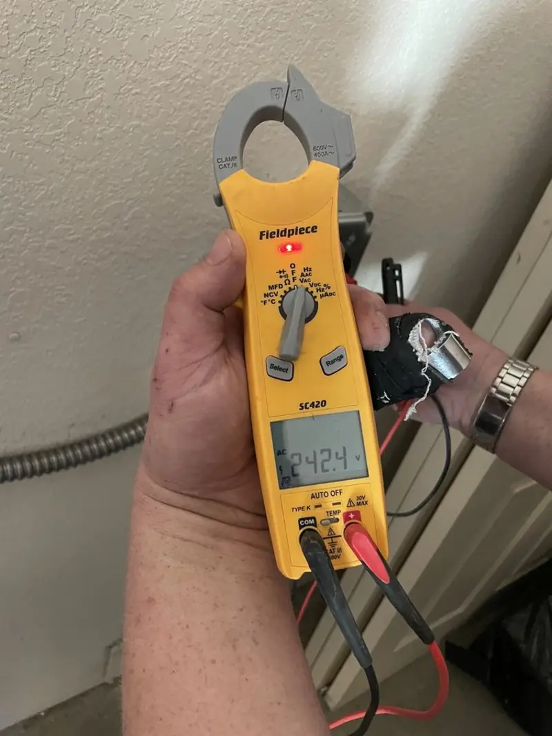 Voltage testing with clamp meter during Aluminum Wiring Replacement in Codorus